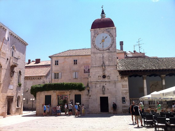 Rathaus, Uhrenturm und Loggia Trogir