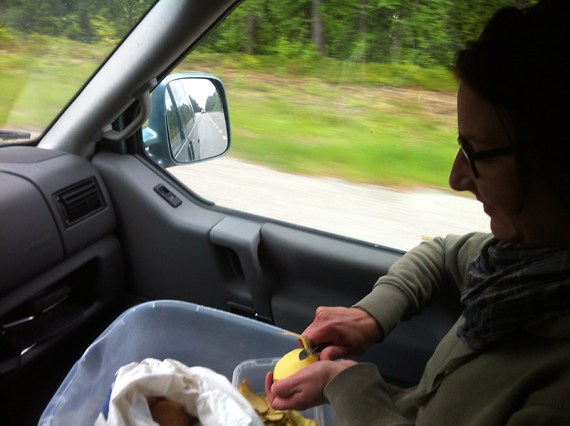 Nach Norwegen dürfen keine Kartoffeln eingeführt werden. Zumindest nicht roh. Also kochen wir sie vorher. Und warum wertvolle Fahrzeit beim Schälen verschwenden?