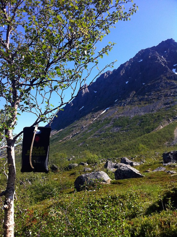 Morgens. Die Temperatur ist so angenehm, dass die Dusche regelrecht erfrischend ist. 