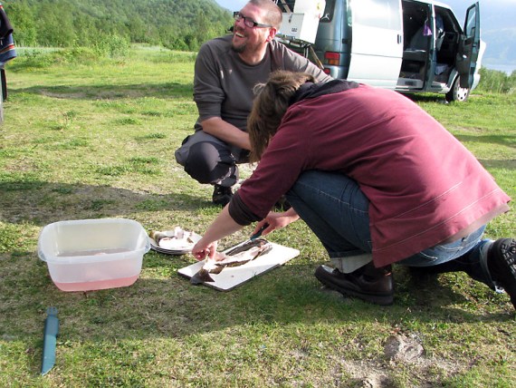 Vorfreude auf frischen Grillfisch.