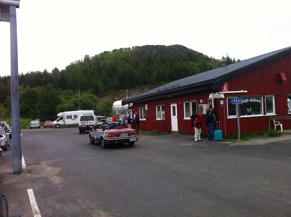 Teilnehmer der Baltic Sea Circle Rallye kommen von der Fähre