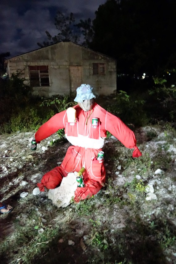 Statt Feuerwerk: Diese Puppe stellt den Hausherren dar und wird an Silvester verbrannt, Playa Girón