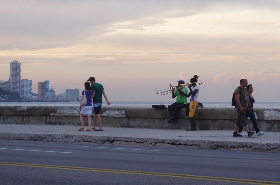 Straßenmusiker am Malecón, La Habana